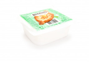 Сыр сулугуни. Представлен в граммовках: 500 г, 1000 г, 2400 г и 200 г.