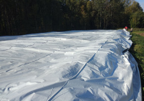 Силосная пленка для укрытия сенажной ямы производства ООО "Новая упаковка"