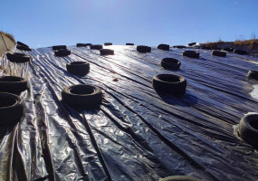 Черная вторичная пленка для укрытия силоса производства ООО "Новая упаковка"