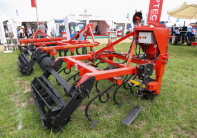 Культиватор виноградниковый межкустовой обработки РОСИЧ КВ-3 производства БДТ-АГРО