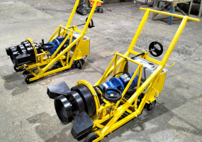 Гайковерт для откачивания и затяжки центральной гайки оси колесных пар