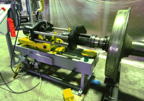 Стенд для демонтажа-монтажа буксовых узлов