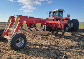 Плуг чизельный ПЧП со стойкой параплау производства БДТ-АГРО