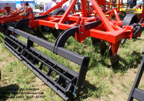 Плуг чизельный ПЧП со стойкой параплау производства БДТ-АГРО