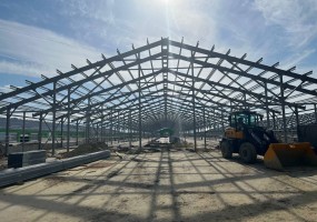 Монтаж доильного зала и корпуса номер 3 коровника. Пензенская область (Животноводческая ферма 3000 голов КРС)