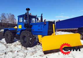 Трактор Т150 с отвалом