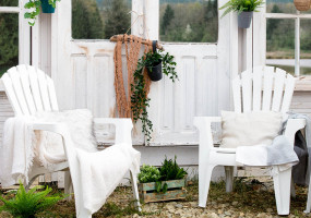 Пластиковая меьель