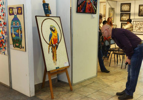 Картина из мозаики "Попугай"