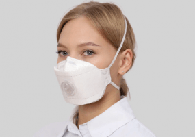 МИРА МК1 – ПОЛУМАСКА ФИЛЬТРУЮЩАЯ (РЕСПИРАТОР) ОДНОРАЗОВАЯ, СКЛАДНАЯ, ТРЕХПАНЕЛЬНАЯ Класс защиты: FFP1 Клапан выдоха: Есть Использование: Одноразовая NR