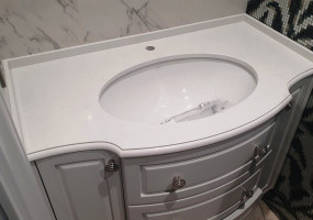 Столешница из кварцевого агломерата Caesarstone 5141 Frosty Carrina