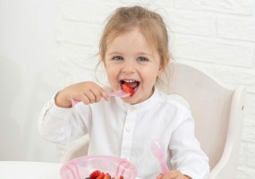 Детская тарелка на присосе и приборы Kidfinity