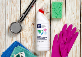 Предназначено для чистки и ухода за сантехникой: душевых кабин, акриловых ванн, раковин, хромированных деталей кранов и смесителей, зеркал, поверхностей из стекла, нержавеющей стали, кафеля и акрила.