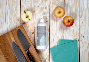 Предназначено для гигиенической обработки (мытья) рук и тела, кожных покровов (в том числе ступней ног), для мытья посуды и других кухонных принадлежностей, внешних поверхностей бытовых электроприборов, различных поверхностей из кафеля, пластика, дерева (включая лакированное и окрашенное), линолеума, полов, стен, для стирки изделий из всех видов тканей, для мытья овощей, фруктов и пищевых яиц.