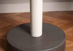 Стильный бетонный столик