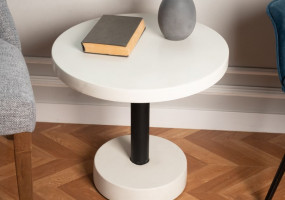 Бетонный столик ручной работы