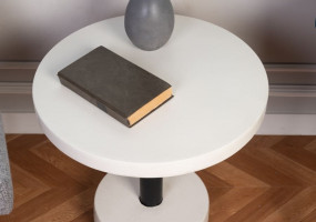 Уникальный бетонный столик