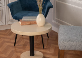 Бетонный журнальный столик