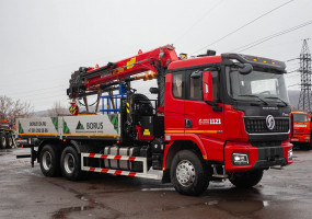 Бортовой автомобиль с КМУ и гидробуром на шасси Shacman от завода "Борус"