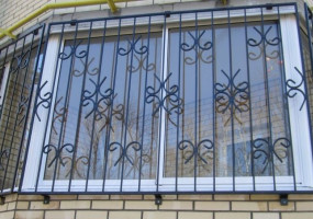 Кованая решетка на балкон