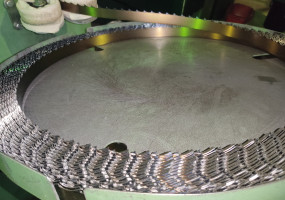 Производство ленточного полотна для пилорам.