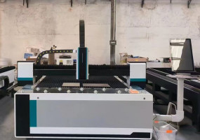 Станок лазерной резки металла с ЧПУ 1500 Вт