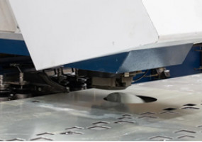 Координатая пробивка металла(иготовления деталей 0,1 мм и повторения 0,03 мм по всей площади листа.) 