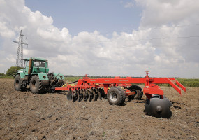 ДЕМЕТРА БПТ Борона -плуг батарейная дисковая тяжелая двухрядная