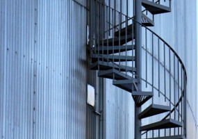 Металлические лестницы