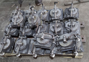 Люк лаза 440 75876 Люк лаза 440 4453СБ Лючок 120 03.38.48.019СБ