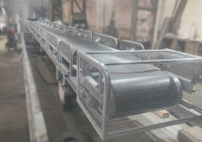 Ленточный конвейер с защитой