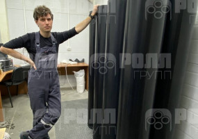 Новый кейс: гильзы и адаптеры от РОЛЛ ГРУПП, размером с человека  Врываемся в рабочий режим и делимся новым проектом по изготовлению формных гильз и адаптеров для заказчика из ЦФО. Посмотрите на масштаб проделанной работы – такого вы еще не видели!  Технические параметры: Адаптеры: - Внешний диаметр: 219 мм - Длина: 1750 мм - Количество: 8 штук  Формные гильзы: - Внешний диаметр: 311 мм - Длина: 1750 мм - Количество: 8 штук . Для сравнения: рост нашего коллеги — 173 см. 